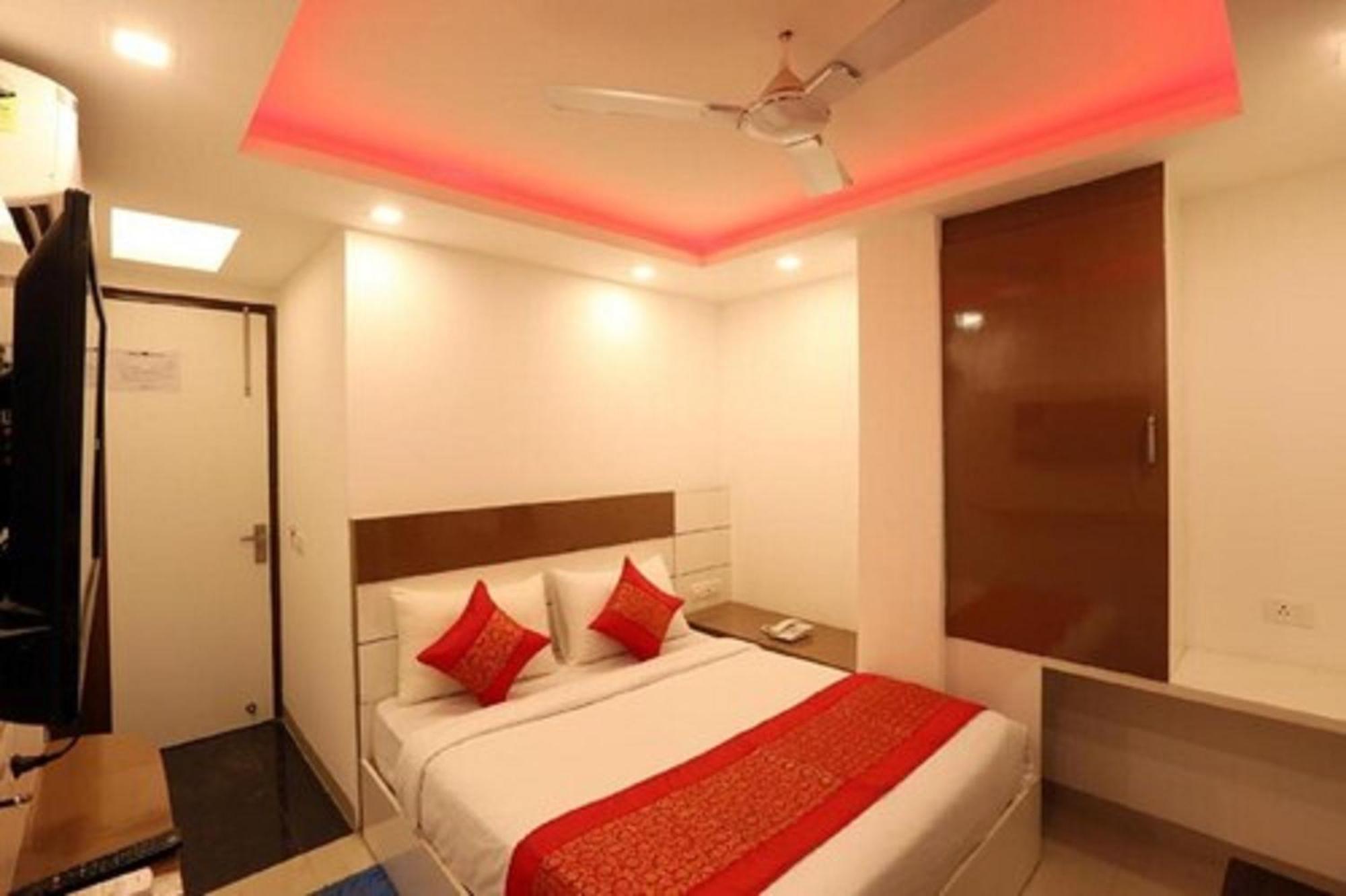 Shanti House Karnail Singh Stadium Gate No 1 Connaught Palace 4 Minuit And 7 Minuit Vfs Shivaji Stadium Metro Station 3* New Delhi